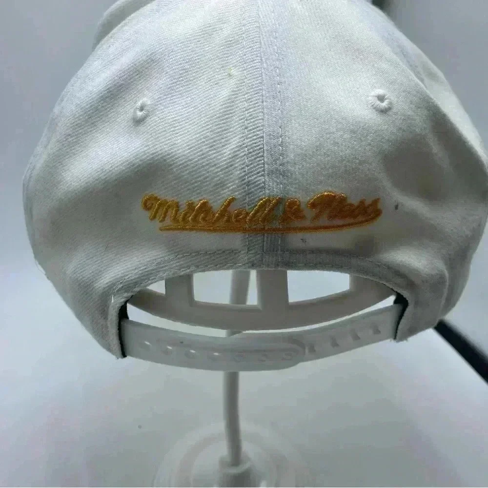 The Los Angeles Lakers Mitchell & Ness baseball hat NBA basketball SnapB…